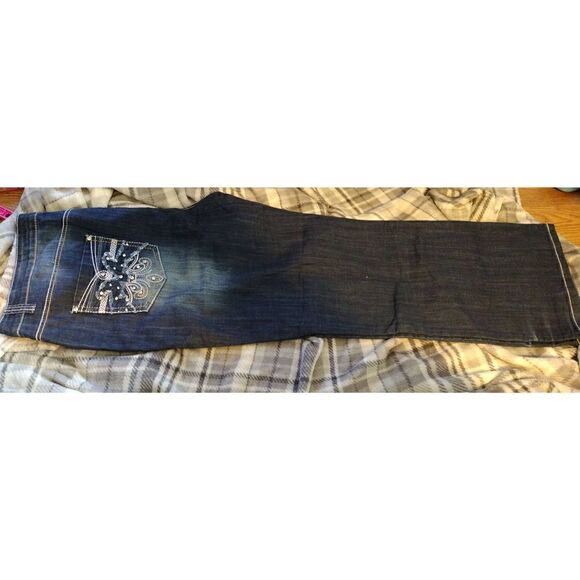 Live Hard Play Hard NWT Jeans Women Size 26 Rhinestone Embellished Pockets - Picture 4 of 8